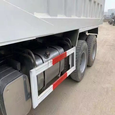 Segment Schwerlastwagen Sinotruk HOWO 8X4 12 Räder Gebrauchtfahrzeug