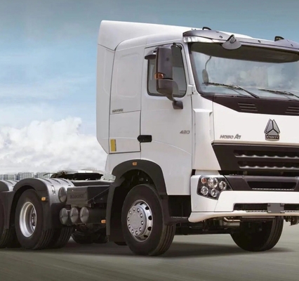 450 PS schwerer Traktor Sinotruk HOWO 4X2 Traktorkopf Traktor mit maximalem Drehmoment