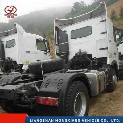 Sinotruk HOWO 450HP 6X4 Anhänger-Traktor-Fahrzeug mit manuellem Fenster in Südafrika