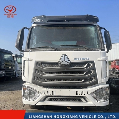 Sinotruk HOWO 450HP 6X4 Anhänger-Traktor-Fahrzeug mit manuellem Fenster in Südafrika