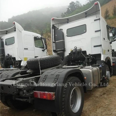 Maximaldrehmoment Nm 500-1000nm 4X2 6 Räder HOWO Sinotruk Traktor für den chinesischen Markt