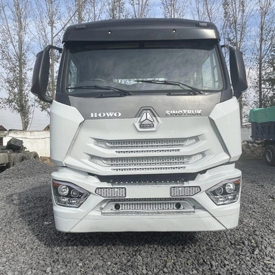 HOWO A7 Traktorlastwagen mit einer Motorkapazität von &gt; 8 L und einem Gesamtgewicht von 5001-10000 kg
