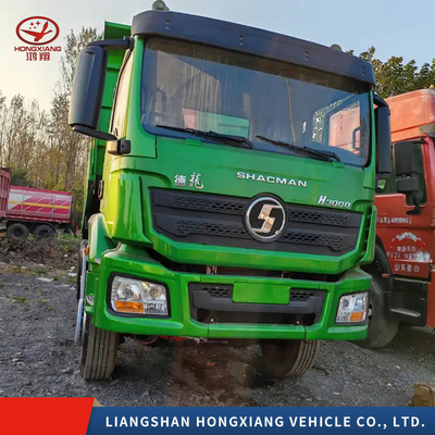Schwerlastwagen-Segment Diesel HOWO Traktorkopf-Lkw mit Motor &gt; 8L