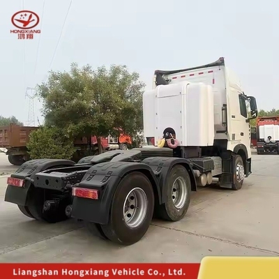 Hot HOWO T7 6X4 Methan-Traktor Lkw-Motor Kapazität&gt; 8L und 1 Jahr Nachverkaufsservice