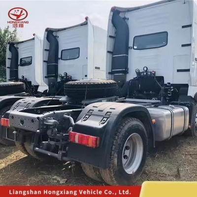Hot HOWO T7 6X4 Methan-Traktor Lkw-Motor Kapazität&gt; 8L und 1 Jahr Nachverkaufsservice
