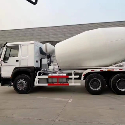 Sinotruk HOWO 6X4 Schwerlastfahrzeug mit 10 Rädern 8cbm 9cbm 10cbm 12cbm Betonmischer Tankwagen