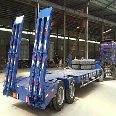 80t Teleskopischer Flachbett-LKW-Anhänger mit 3 Achsen-Flachbett-Halbanhänger mit hoher Festigkeit