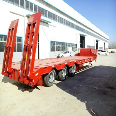 Flachbett-Lowboy-Semianhänger mit Hydraulikrampen und Lastkapazität von 60 t