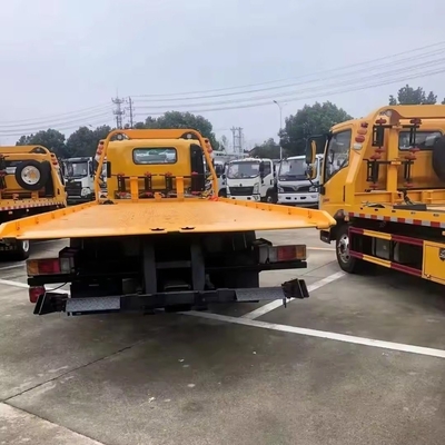 Qing Ling 4*2 Niedrigwinkel-Full-Land-Flachbett-Schleppwagen-Wrecker für die technische Unterstützung