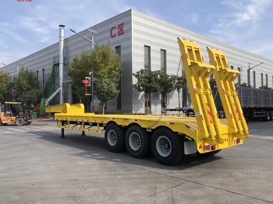 Anpassung von Kleinwagen-Low-Bed-Anhängern mit 3 Achsen für den Transport von Schwerlastbaggern